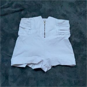 Cute white shorts from early 2000s good condition